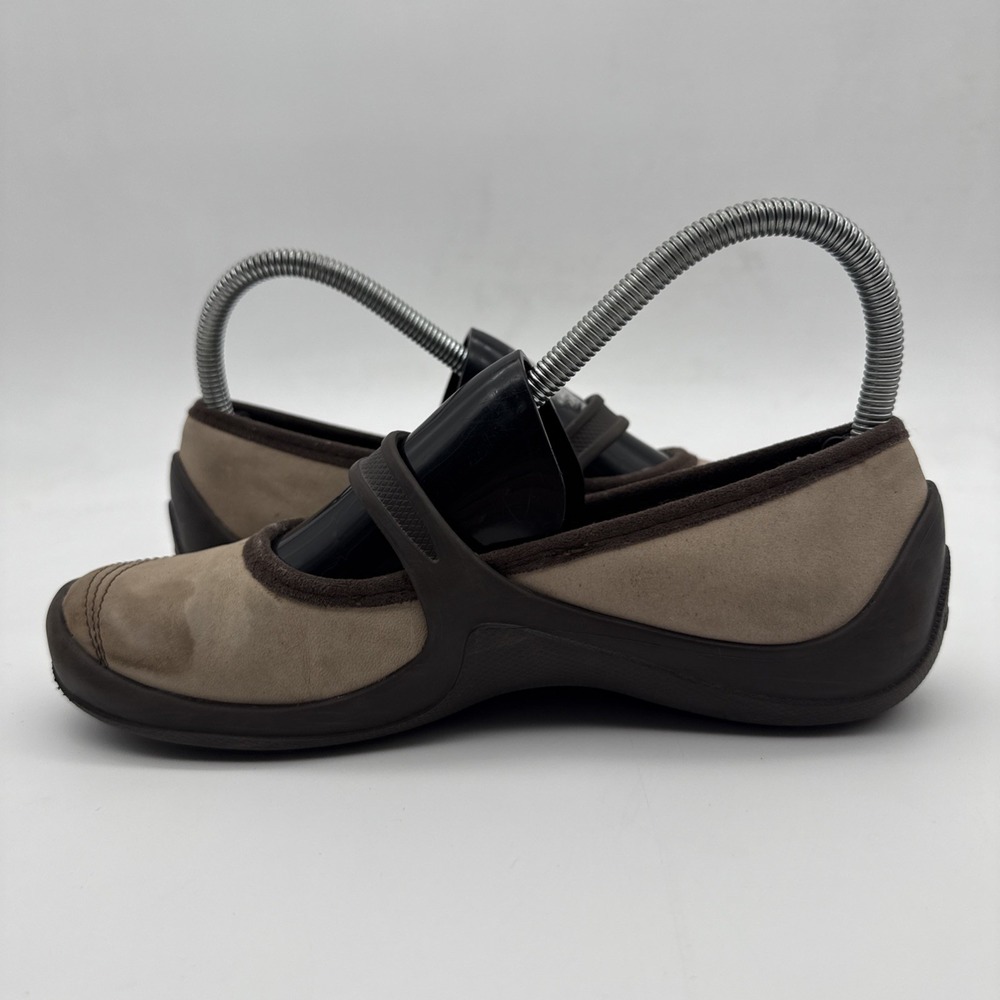 CROCS Mary Jane Flat Ballerina Walking Shoes Womens Sz 6 Espresso Nubuck - Picture 6 of 15